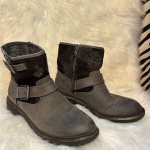 Stylish Gray Ankle Boots made by - white mountain